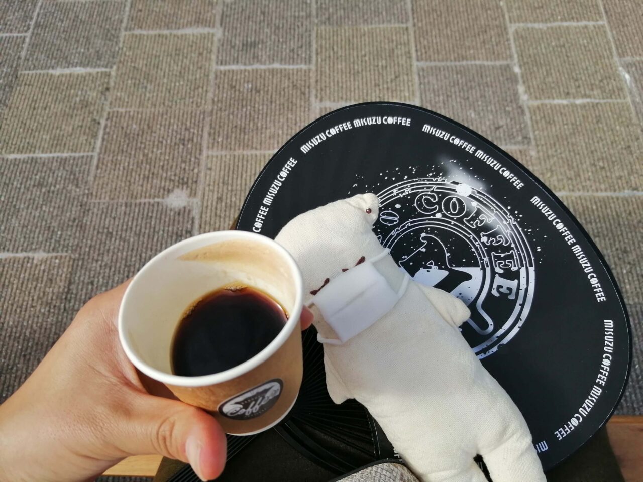 コーヒーとうちわとピエ